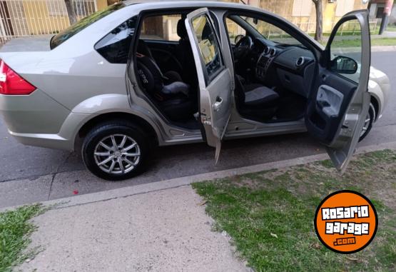 Autos - Ford Fiesta Max Edge Plus 2007 GNC 261000Km - En Venta