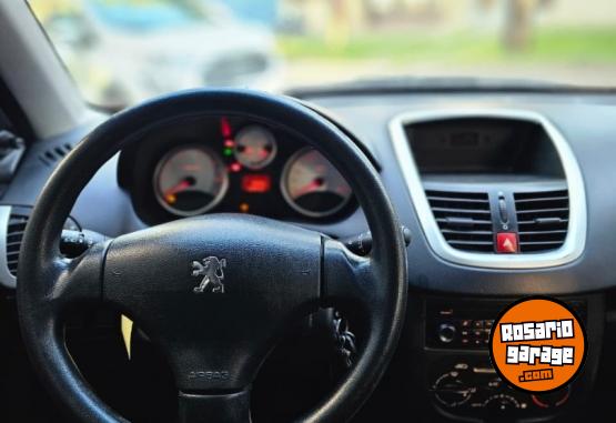 Autos - Peugeot 207 Active 2014 Nafta 110000Km - En Venta