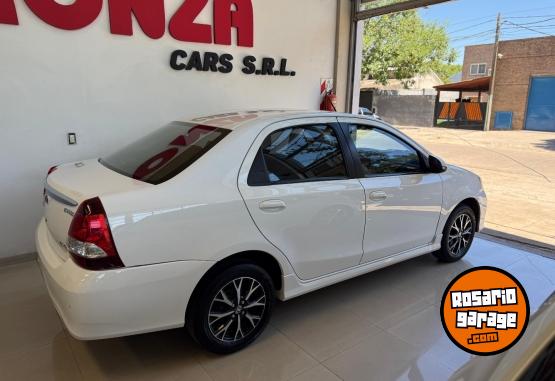 Autos - Toyota Etios XLS 2023 Nafta 92000Km - En Venta