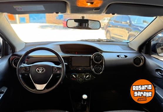 Autos - Toyota Etios XLS 2023 Nafta 92000Km - En Venta
