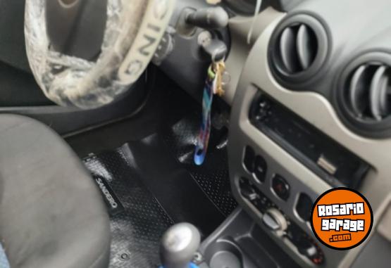 Autos - Renault Sandero 2010 GNC 135000Km - En Venta