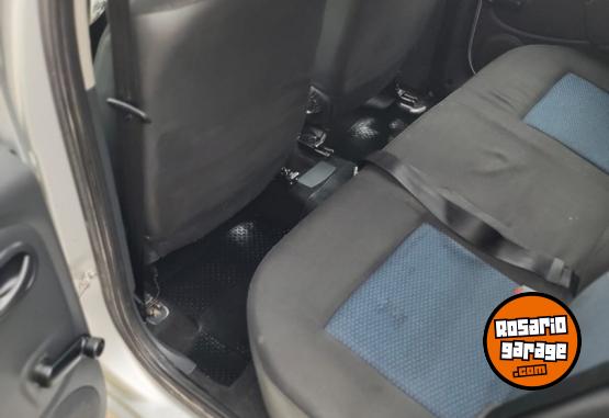 Autos - Renault Sandero 2010 GNC 135000Km - En Venta