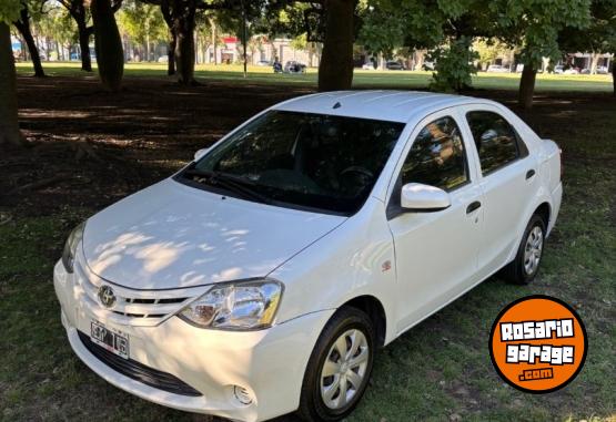Autos - Toyota Etios 2015 Nafta 116000Km - En Venta