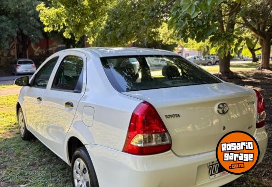 Autos - Toyota Etios 2015 Nafta 116000Km - En Venta