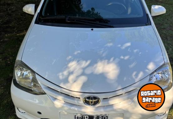 Autos - Toyota Etios 2015 Nafta 116000Km - En Venta