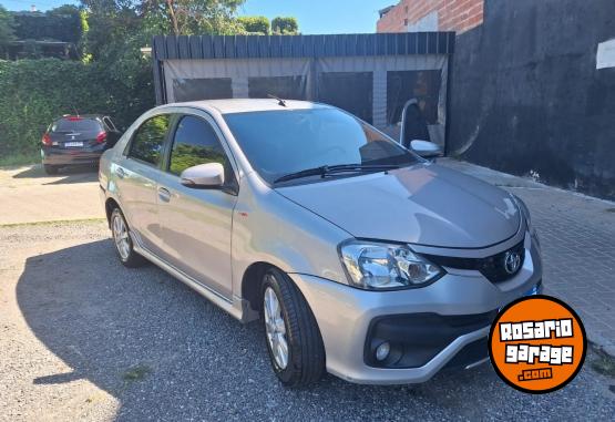 Autos - Toyota Etios XLS 2017 FULL 2017 Nafta 128000Km - En Venta