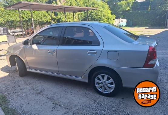 Autos - Toyota Etios XLS 2017 FULL 2017 Nafta 128000Km - En Venta