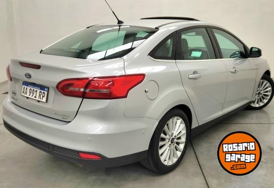 Autos - Ford Focus 2.0 Titanium 2017 Nafta 120000Km - En Venta