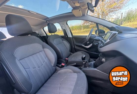 Autos - Peugeot 208 2017 Nafta 106000Km - En Venta