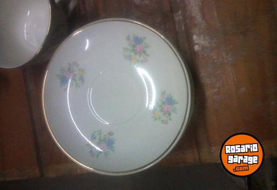 Hogar - Juego de vajilla de porcelana marca Hartford - En Venta