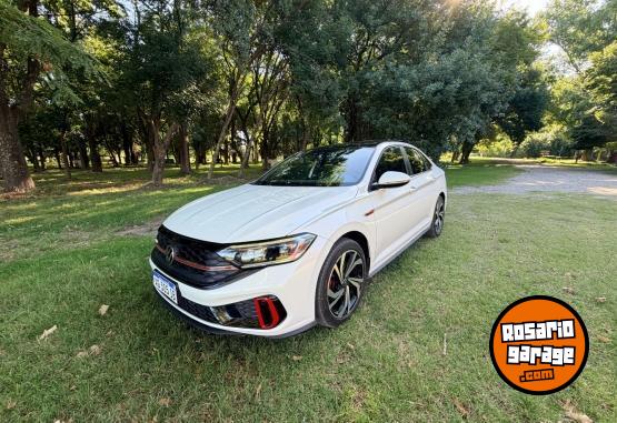 Autos - Volkswagen Vento gli tsi 350 dsg 2023 Nafta 32000Km - En Venta