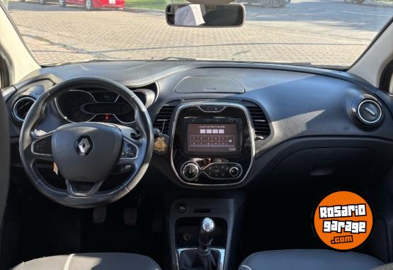 Autos - Renault Captur intens 2017 Nafta 78000Km - En Venta