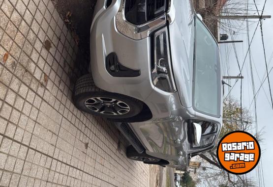Camionetas - Toyota Hilux 2023 Diesel 57000Km - En Venta