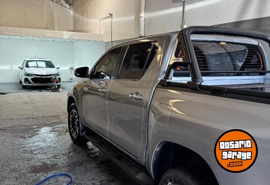 Camionetas - Toyota Hilux 2023 Diesel 57000Km - En Venta