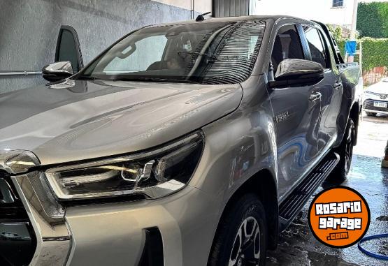 Camionetas - Toyota Hilux 2023 Diesel 57000Km - En Venta