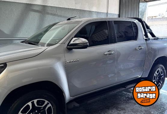 Camionetas - Toyota Hilux 2023 Diesel 57000Km - En Venta