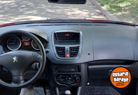 Autos - Peugeot 207 2010 Nafta 150000Km - En Venta