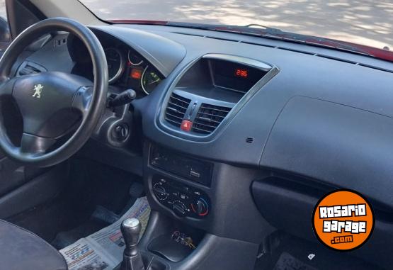 Autos - Peugeot 207 2010 Nafta 150000Km - En Venta
