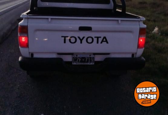 Camionetas - Toyota HILUX 1999 Diesel 560000Km - En Venta