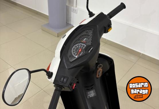 Motos - Motomel Blitz 2024 Nafta 6400Km - En Venta