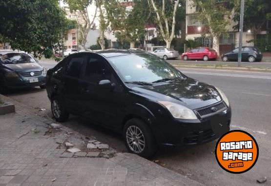 Autos - Ford Fiesta Max Ambiente Plus 2009 Nafta 183000Km - En Venta
