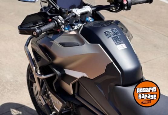 Motos - Triumph Tiger 1200 Explorer 2025 Nafta 300Km - En Venta