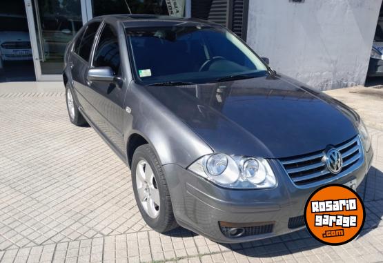 Autos - Volkswagen BORA TRENDLINE 2.0 2011 Nafta 103000Km - En Venta