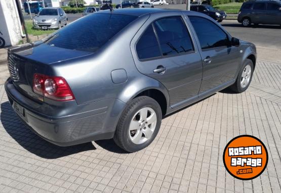 Autos - Volkswagen BORA TRENDLINE 2.0 2011 Nafta 103000Km - En Venta