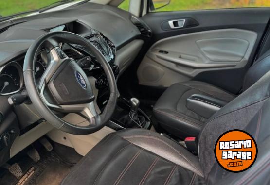 Camionetas - Ford Ecosport titanium 2.0 2015 Nafta 122000Km - En Venta
