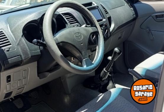 Camionetas - Toyota Hilux dx 2.5 2005 Diesel 300000Km - En Venta
