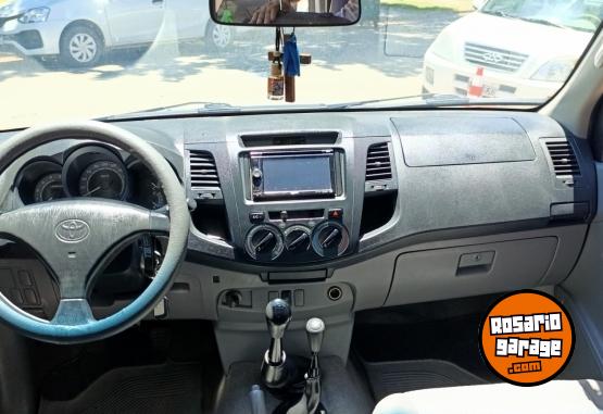 Camionetas - Toyota Hilux dx 2.5 2005 Diesel 300000Km - En Venta