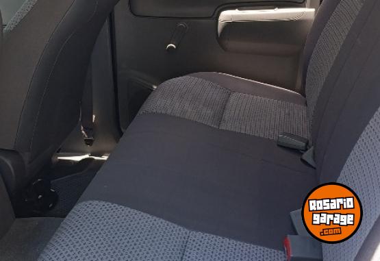 Camionetas - Toyota Hilux dx 2.5 2005 Diesel 300000Km - En Venta