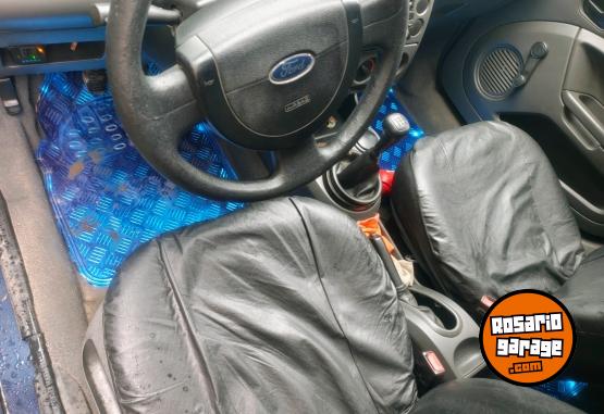 Autos - Ford Fiesta ambiente 2003 GNC 228487Km - En Venta