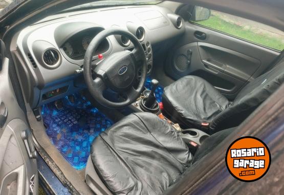 Autos - Ford Fiesta ambiente 2003 GNC 228487Km - En Venta