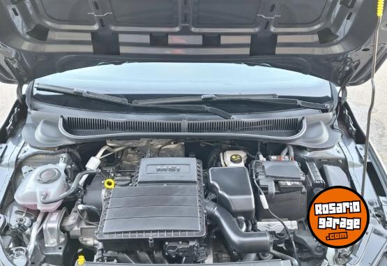 Autos - Volkswagen Polo Track 2025 Nafta 5200Km - En Venta