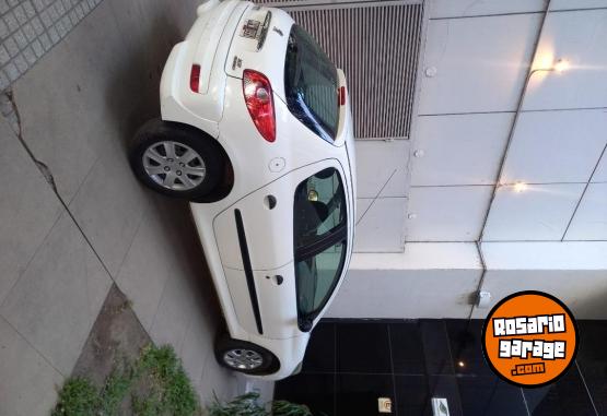 Autos - Peugeot 207 compact active 1.4 2013 Nafta 97560Km - En Venta