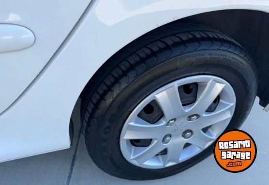 Autos - Peugeot 207 2015 Diesel 100000Km - En Venta