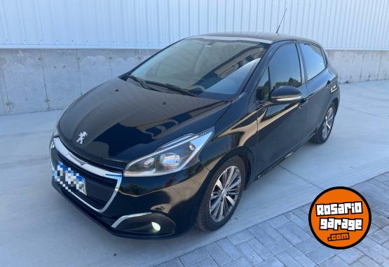 Autos - Peugeot 208 2017 Nafta 107000Km - En Venta