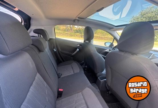 Autos - Peugeot 208 2017 Nafta 107000Km - En Venta