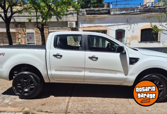 Camionetas - Ford Ranger xl 4x4 permuto 2014 Diesel 150000Km - En Venta