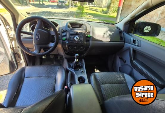 Camionetas - Ford Ranger xl 4x4 permuto 2014 Diesel 150000Km - En Venta