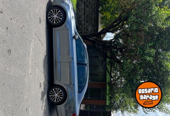 Autos - Volkswagen Vento 2011 Nafta 89000Km - En Venta