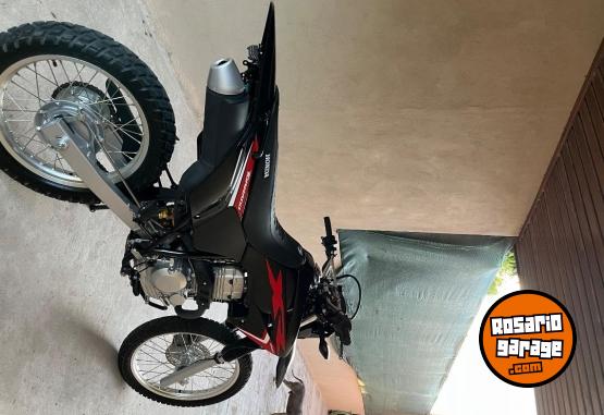 Motos - Honda Tornado 250 2023 Nafta 1300Km - En Venta