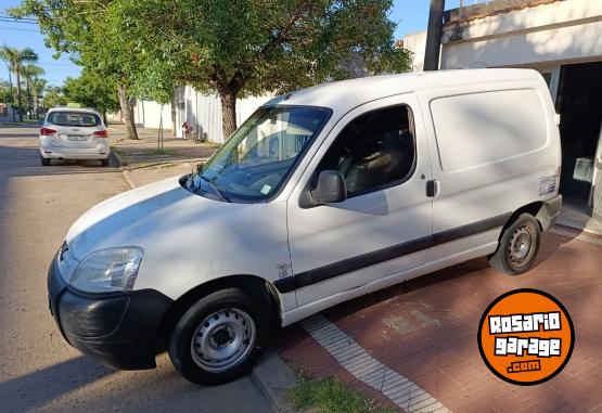 Utilitarios - Peugeot Partner kangoo Fiorino 2010 Nafta 11Km - En Venta