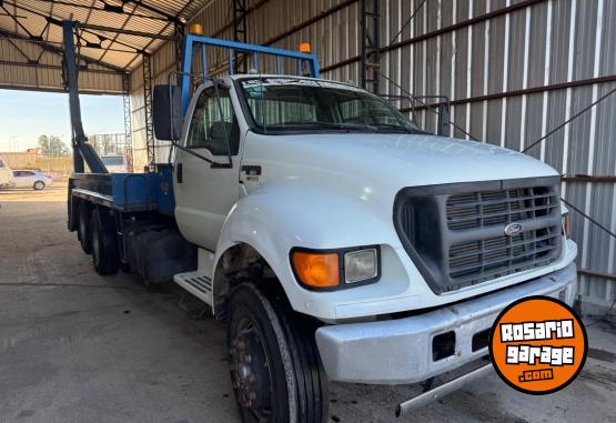 Camiones y Gr�as - Vendo Ford 14.000 con portavolquetes - En Venta