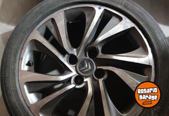 Accesorios para Autos - Llantas 17 Citroen C4 Lounge Muy buenas $500.000. NO BAJO PRECIO - En Venta
