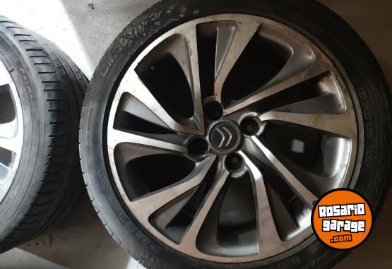 Accesorios para Autos - Llantas 17 Citroen C4 Lounge Muy buenas $500.000. NO BAJO PRECIO - En Venta