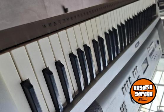 Instrumentos Musicales - YAMAHA DGX 220 - En Venta