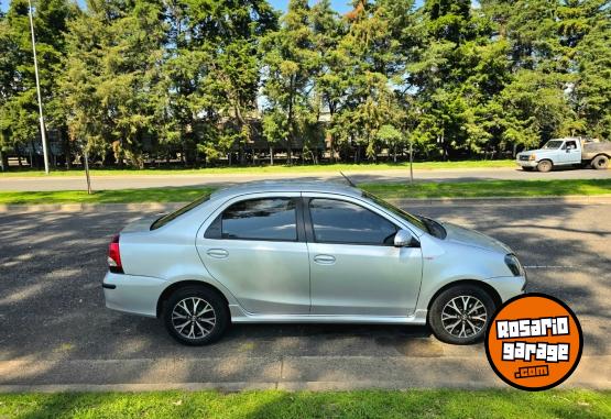 Autos - Toyota Etios 2021 Nafta 61000Km - En Venta