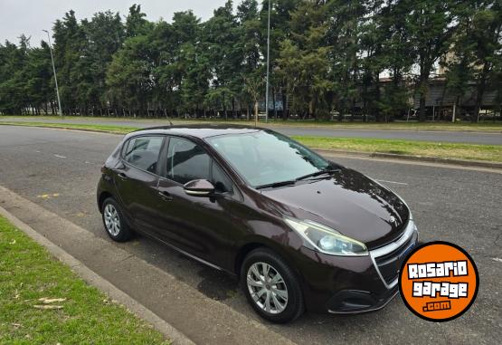 Autos - Peugeot 208 2017 Nafta 100000Km - En Venta